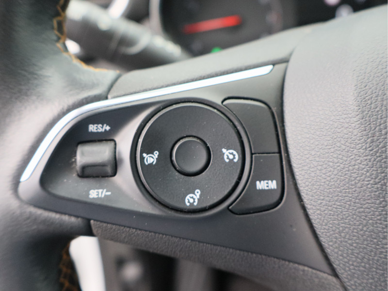 Opel Crossland X 1.2 Turbo Innovation/ automaat/ afneembare trekhaak!