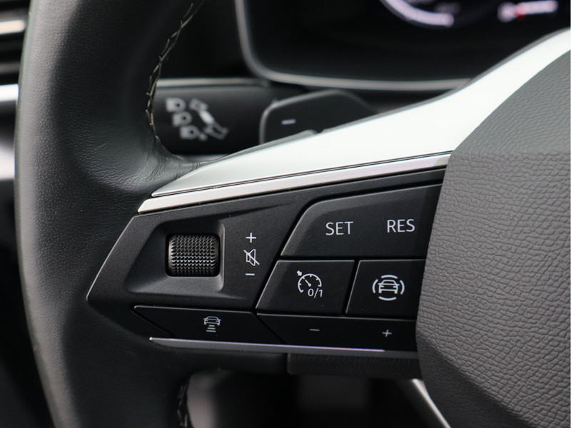 SEAT Leon Sportstourer 1.0 eTSI Style Business Intense/ automaat/ zeer mooi!