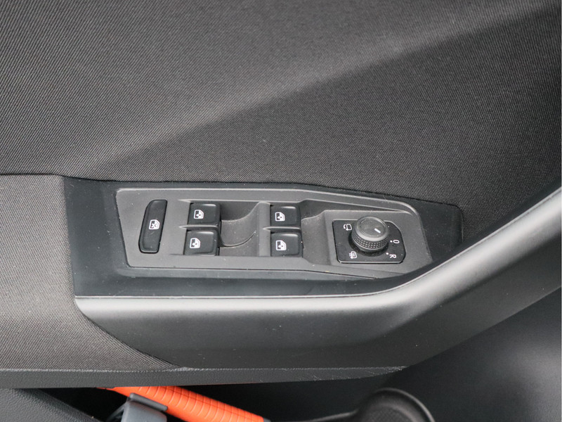 Volkswagen T-Roc 1.0 TSI Life Business/ trekhaak/ zeer mooi!