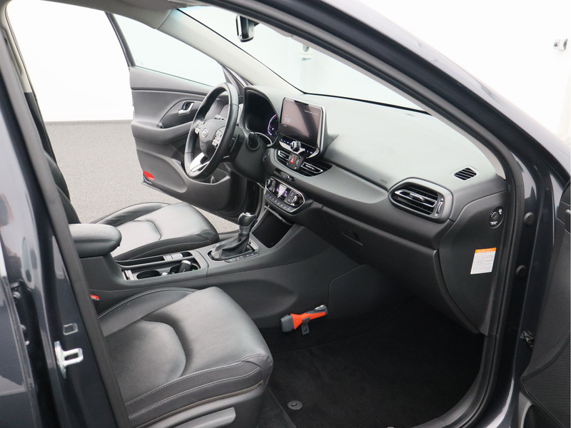 Hyundai i30 Wagon 1.5 T-GDi MHEV Premium/ automaat/ compleet!