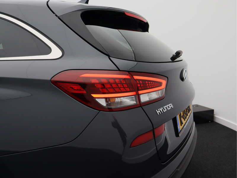 Hyundai i30 Wagon 1.5 T-GDi MHEV Premium/ automaat/ compleet!