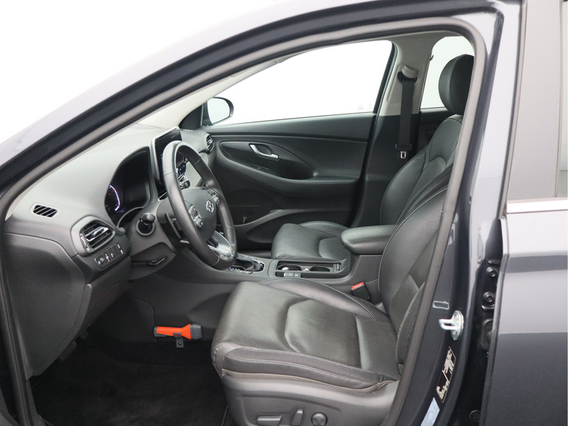 Hyundai i30 Wagon 1.5 T-GDi MHEV Premium/ automaat/ compleet!