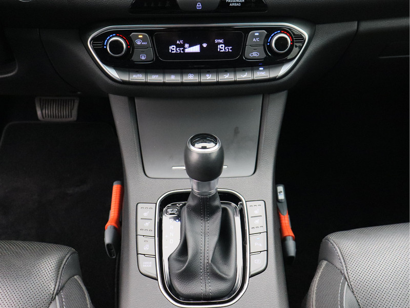 Hyundai i30 Wagon 1.5 T-GDi MHEV Premium/ automaat/ compleet!