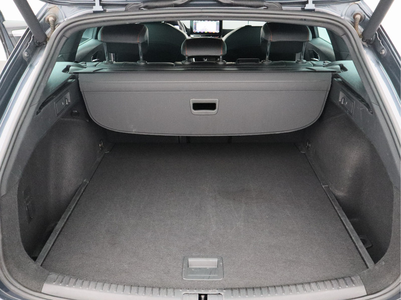 SEAT Leon Sportstourer 1.5 TSI FR Business Intense/ mooie auto!