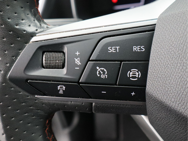 SEAT Leon Sportstourer 1.5 TSI FR Business Intense/ mooie auto!