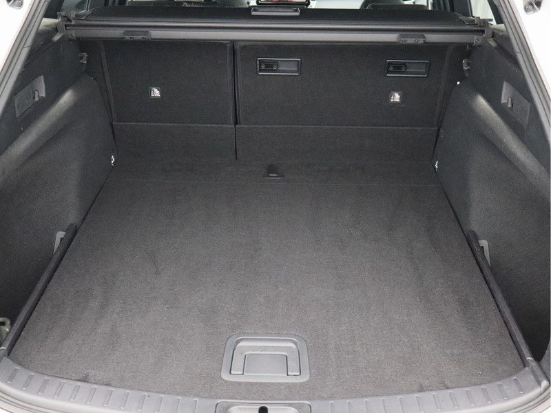 Toyota Corolla Touring Sports 1.8 Hybrid Business Plus/ lage km/ zeer mooi!