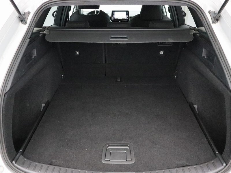 Toyota Corolla Touring Sports 1.8 Hybrid Business Plus/ lage km/ trekhaak!