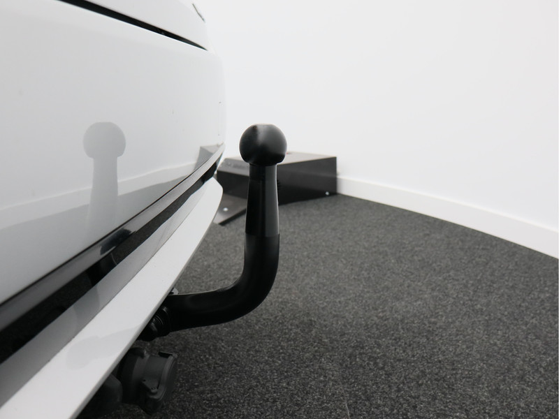 Toyota Corolla Touring Sports 1.8 Hybrid Business Plus/ lage km/ trekhaak!