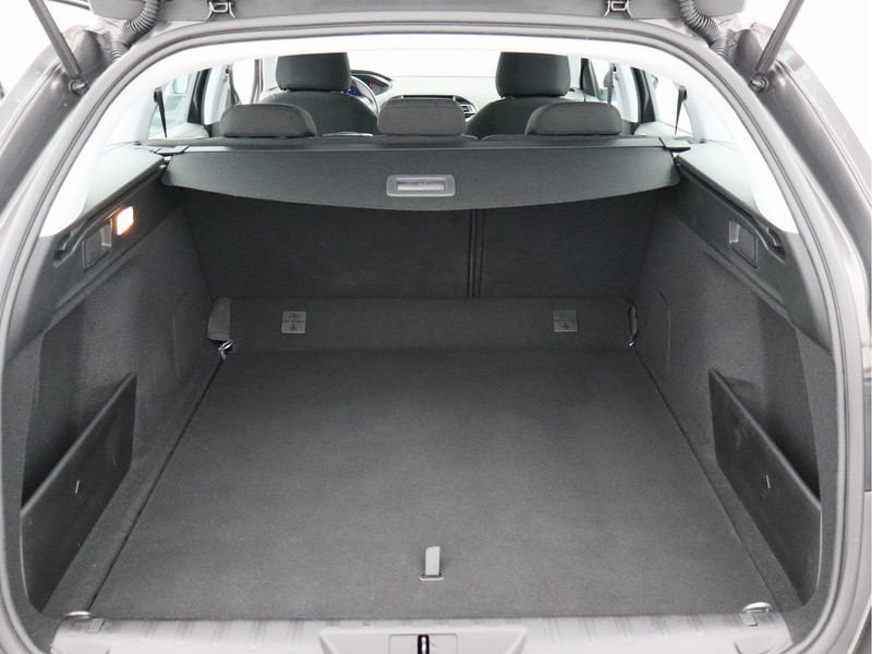 Peugeot 308 SW 1.2 PureTech Blue Lease Active/ lage km!