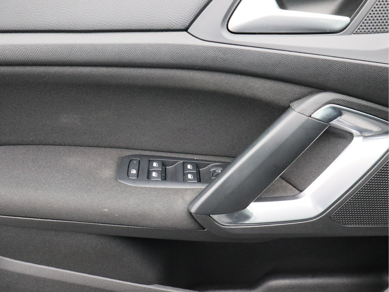 Peugeot 308 SW 1.2 PureTech Blue Lease Active/ lage km!