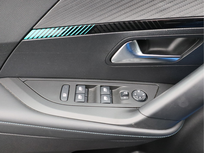 Peugeot 2008 1.2 PureTech Blue Lease Allure/ trekhaak!