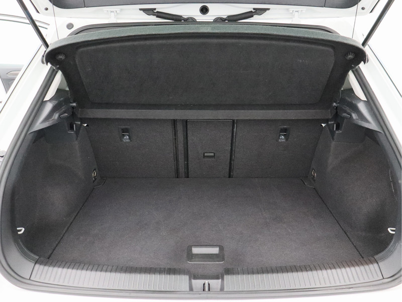 Volkswagen T-Roc 1.5 TSI Style/ lage km/ trekhaak!