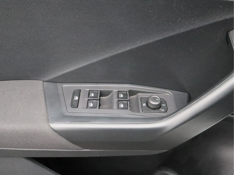 Volkswagen T-Roc 1.5 TSI Style/ lage km/ trekhaak!