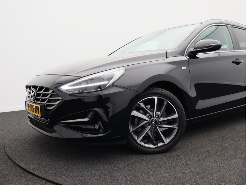 Hyundai i30 Wagon 1.5 T-GDi MHEV Premium/ trekhaak/ lage km/ zeer mooi!