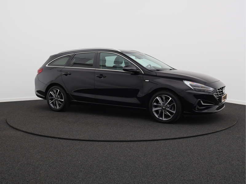 Hyundai i30 Wagon 1.5 T-GDi MHEV Premium/ trekhaak/ lage km/ zeer mooi!
