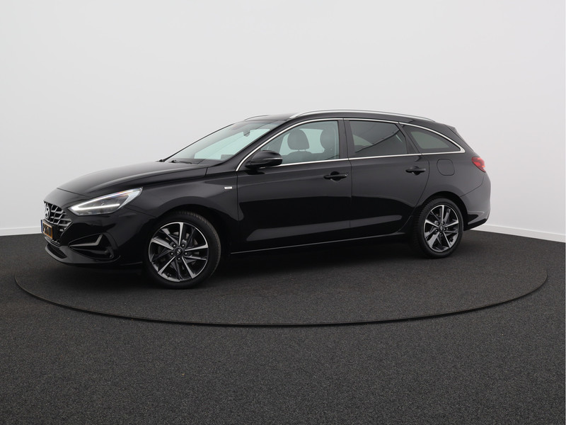 Hyundai i30 Wagon 1.5 T-GDi MHEV Premium/ trekhaak/ lage km/ zeer mooi!