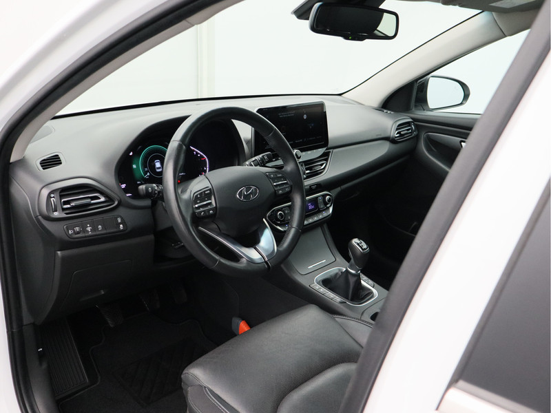 Hyundai i30 Wagon 1.5 T-GDi MHEV Premium/ lage km/ compleet!