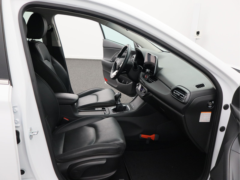 Hyundai i30 Wagon 1.5 T-GDi MHEV Premium/ lage km/ compleet!