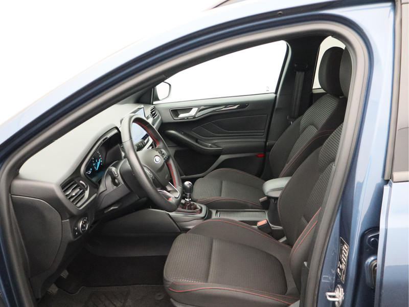 Ford Focus Wagon 1.0 EcoBoost Hybrid ST Line/ lage km/ zeer mooi!