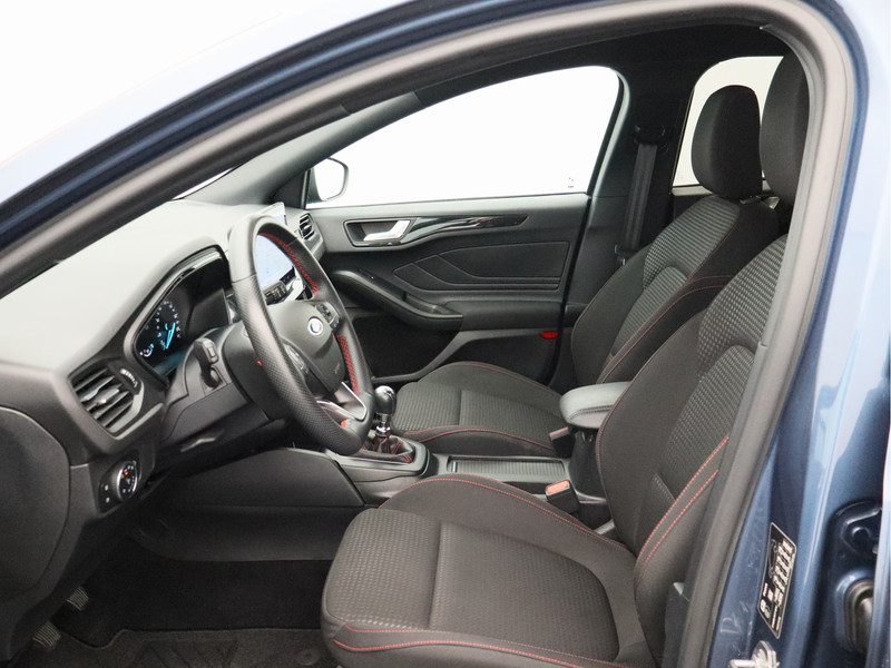 Ford Focus Wagon 1.0 EcoBoost Hybrid ST Line/ lage km/ zeer mooi!