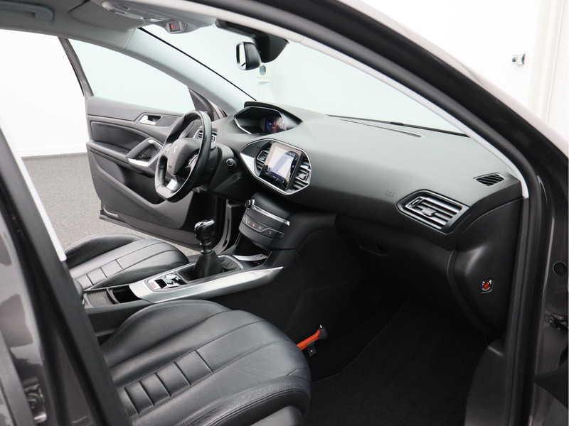 Peugeot 308 SW 1.2 PureTech Blue Lease Allure/ lage km/ zeer mooi!