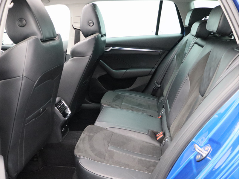 Škoda Octavia Combi 1.5 TSI First Edition/ trekhaak/ compleet!