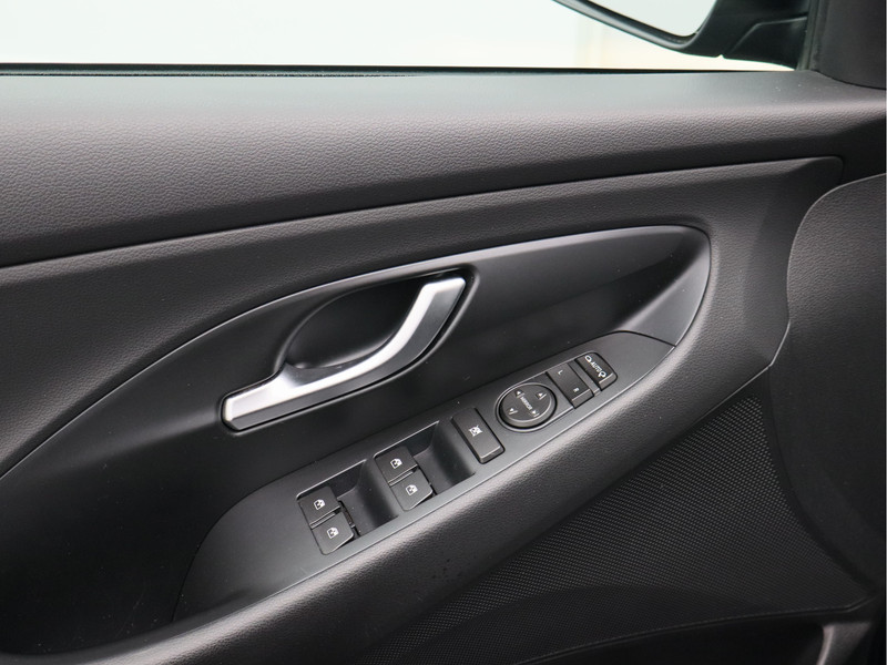 Hyundai i30 Wagon 1.5 T-GDi MHEV Premium/ lage km/ compleet!