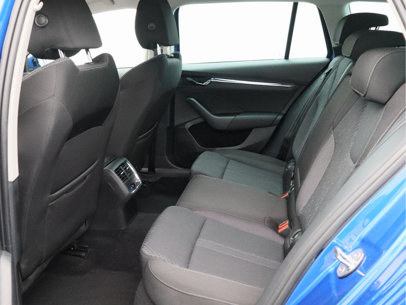 Škoda Octavia Combi 1.0 e-TSI Business Edition Plus/ lage km/ trekhaak/ automaat!