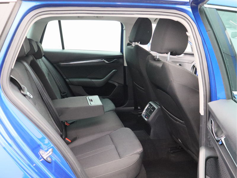 Škoda Octavia Combi 1.0 e-TSI Business Edition Plus/ lage km/ trekhaak/ automaat!