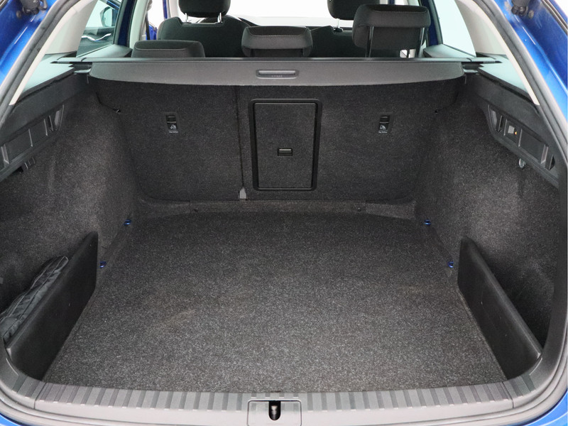 Škoda Octavia Combi 1.0 e-TSI Business Edition Plus/ lage km/ trekhaak/ automaat!