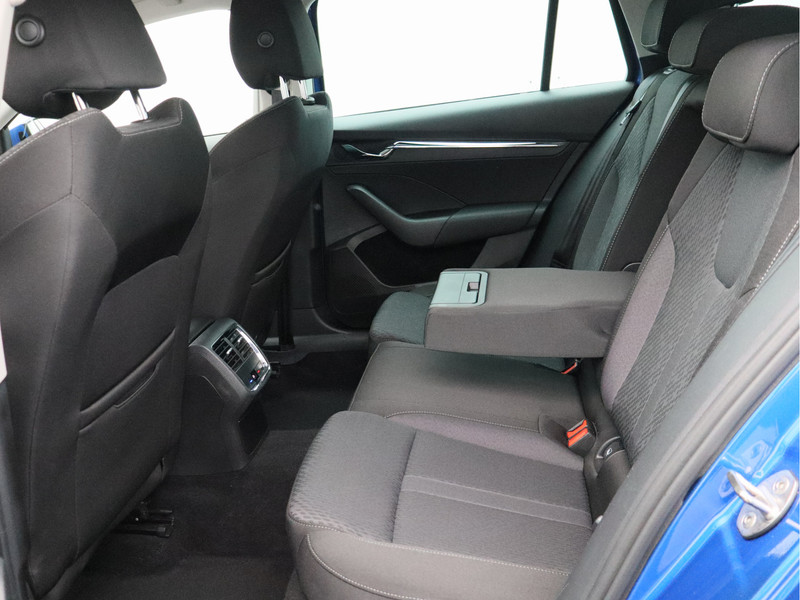 Škoda Octavia Combi 1.0 e-TSI Business Edition Plus/ lage km/ trekhaak/ automaat!