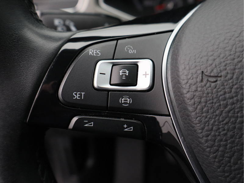 Volkswagen T-Roc 1.0 TSI Style/ lage km/ zeer mooi!