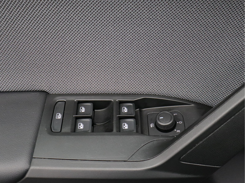 SEAT Leon Sportstourer 1.0 TSI Style Business Intense/ lage km!