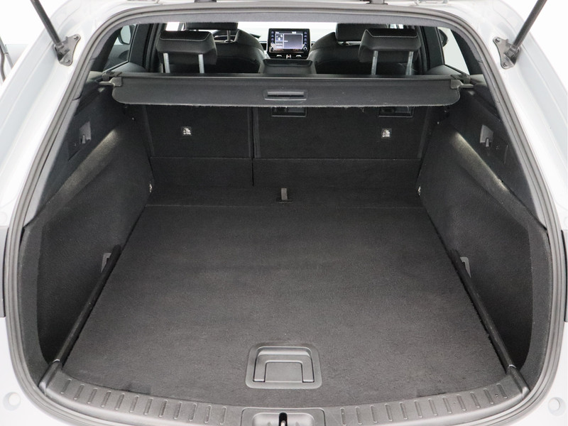 Toyota Corolla Touring Sports 1.8 Hybrid Business Plus/ trekhaak/ zeer mooi!