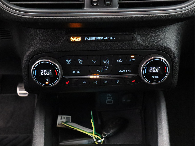 Ford Focus Wagon 1.0 EcoBoost Hybrid ST Line Style/ winterpakket/ zeer mooi!