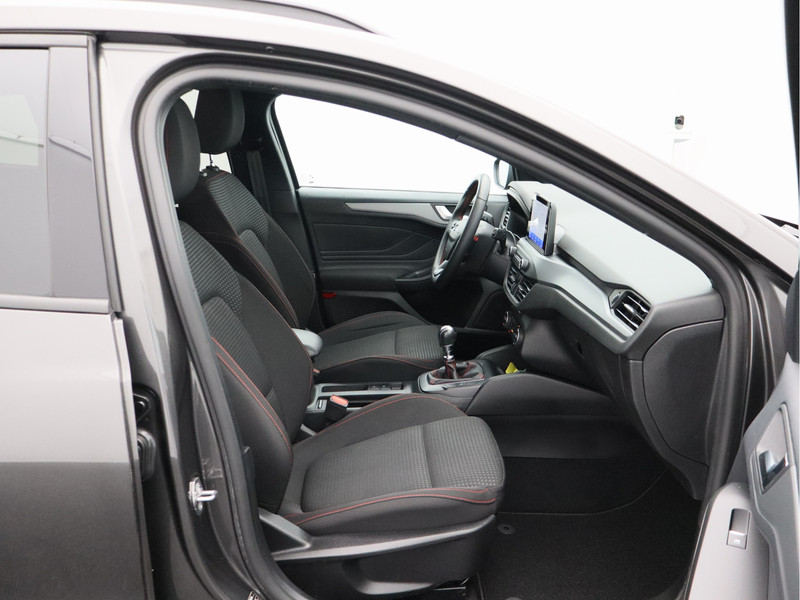 Ford Focus Wagon 1.0 EcoBoost Hybrid ST Line Style/ winterpakket/ zeer mooi!