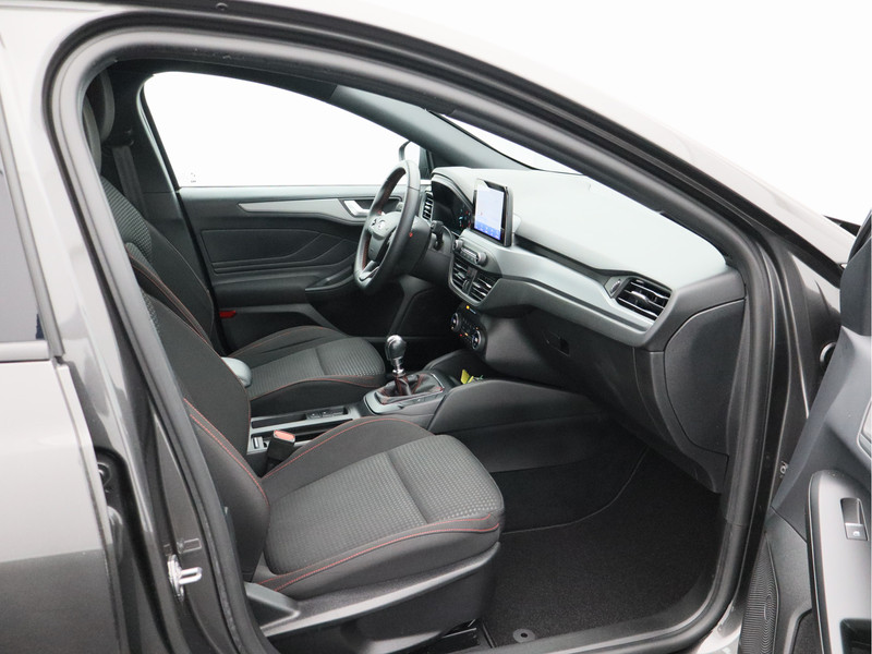 Ford Focus Wagon 1.0 EcoBoost Hybrid ST Line Style/ winterpakket/ zeer mooi!