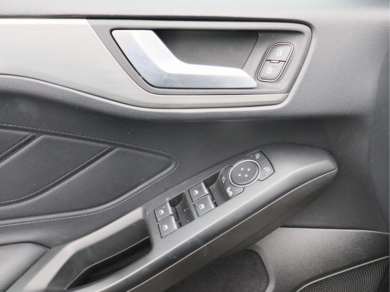 Ford Focus Wagon 1.0 EcoBoost Hybrid Titanium X Business/ zeer mooi!