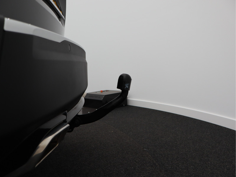 Peugeot 2008 1.2 PureTech Blue Lease Allure/ trekhaak/ lage km!