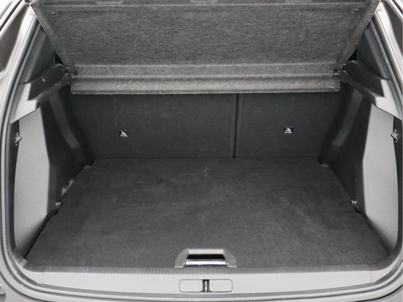 Peugeot 2008 1.2 PureTech Blue Lease Allure/ trekhaak/ lage km!