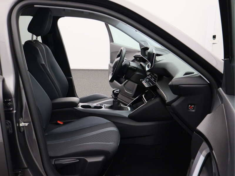 Peugeot 2008 1.2 PureTech Blue Lease Allure/ trekhaak/ lage km!