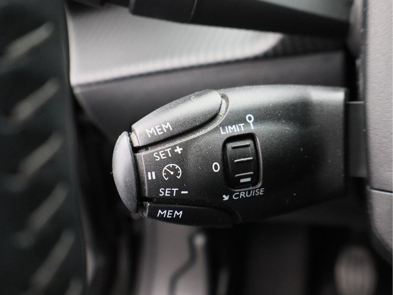 Peugeot 2008 1.2 PureTech Allure Pack/ zeer mooi!