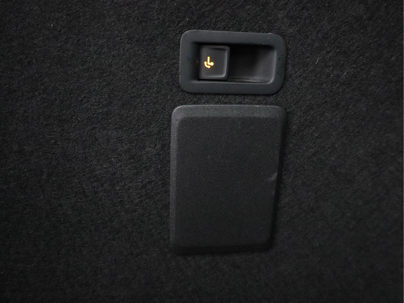 SEAT Leon Sportstourer 1.5 eTSI FR Automaat/ trekhaak/ lage km!