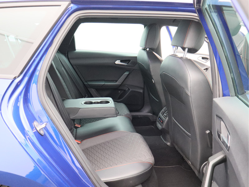 SEAT Leon Sportstourer 1.5 eTSI FR Automaat/ trekhaak/ lage km!