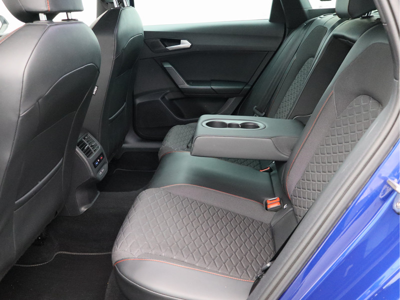 SEAT Leon Sportstourer 1.5 eTSI FR Automaat/ trekhaak/ lage km!