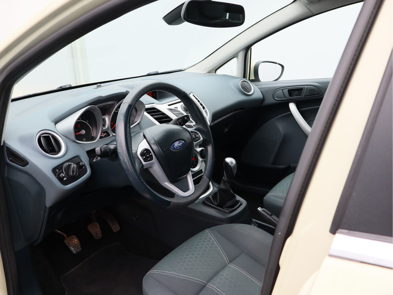 Ford Fiesta 1.6 Titanium/ lage km/ zeer mooi!