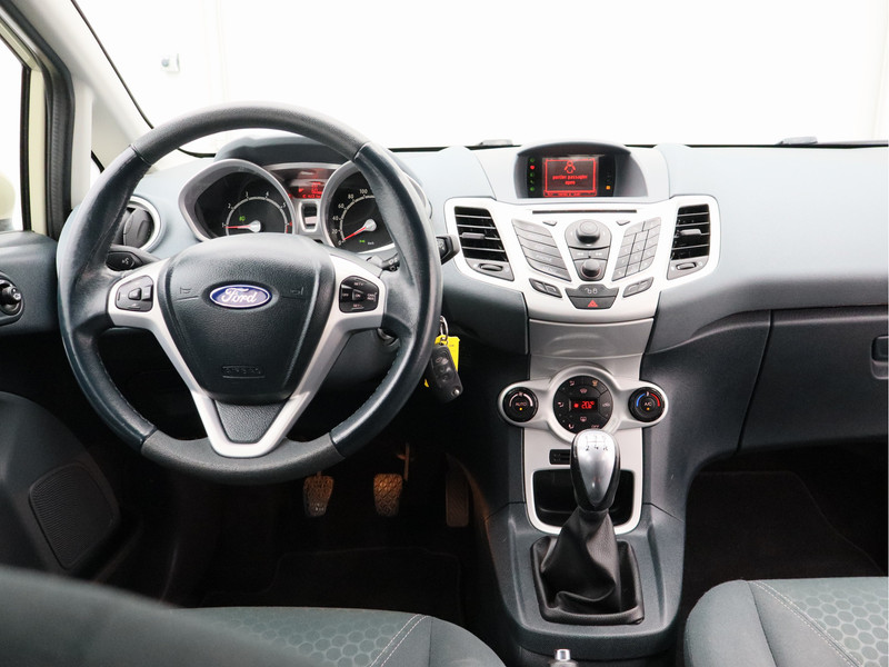 Ford Fiesta 1.6 Titanium/ lage km/ zeer mooi!