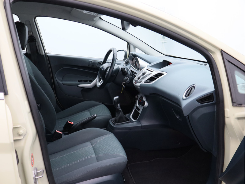 Ford Fiesta 1.6 Titanium/ lage km/ zeer mooi!