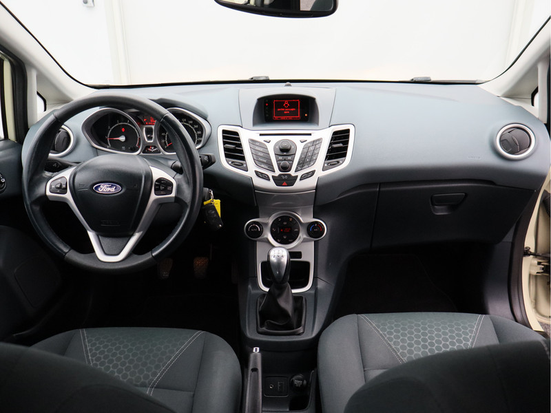 Ford Fiesta 1.6 Titanium/ lage km/ zeer mooi!