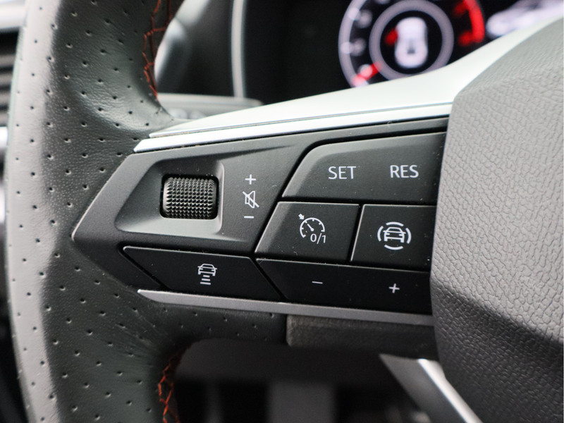 SEAT Leon 1.0 TSI FR Business Intense/ achteruitrijcamera/ zeer mooi!